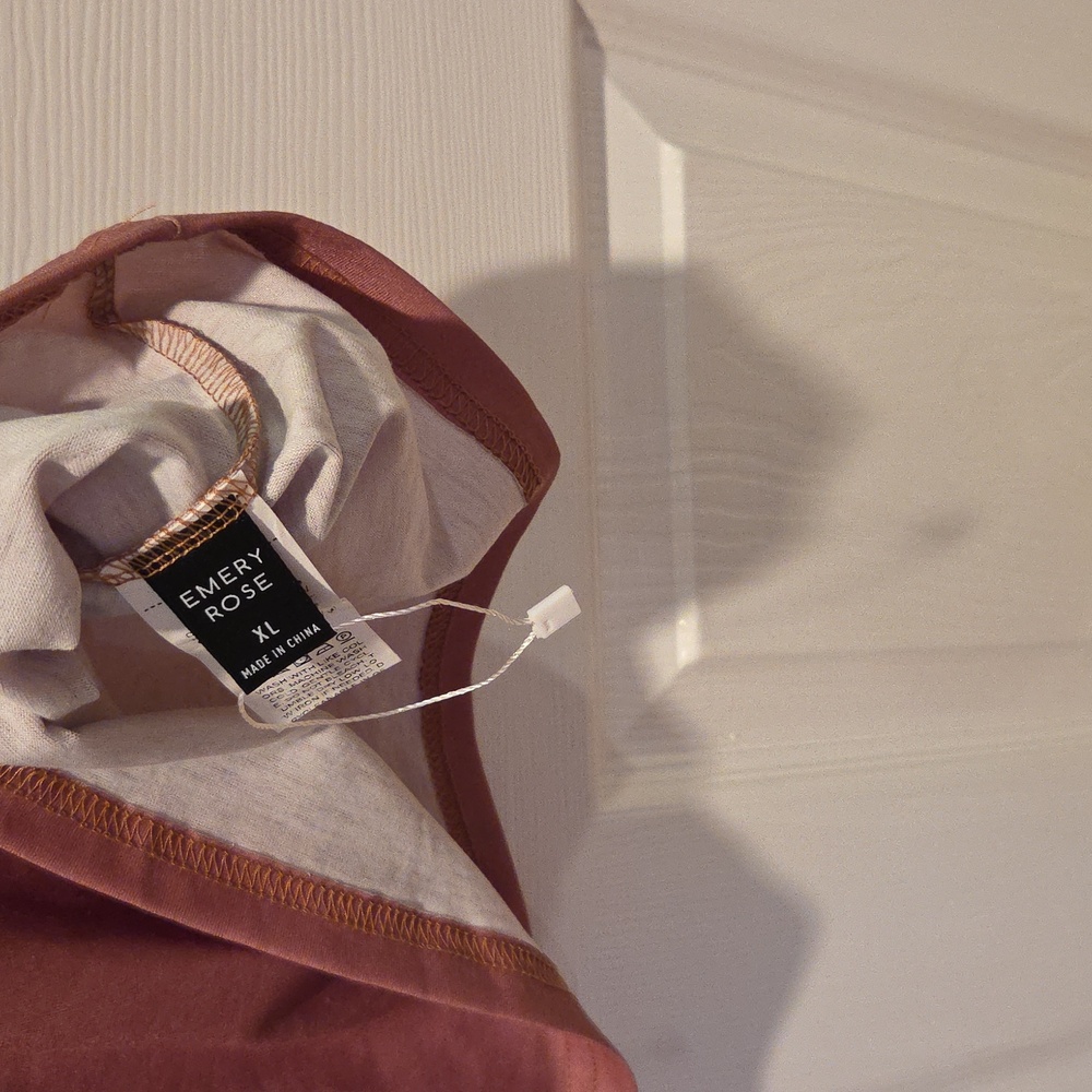 EMERY ROSE Off-Shoulder Top - Picture 2 of 2